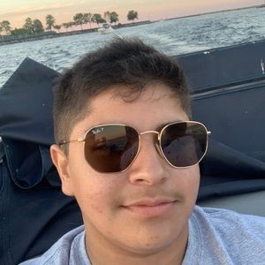 Meet your Posher, Luis